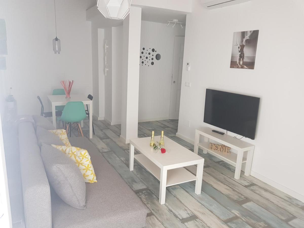 Apt 6 - Apartamento En La Playa De El Palo Málaga Dış mekan fotoğraf
